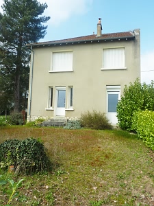 Maison en pierre de 4 chambres à vendre près de Liglet