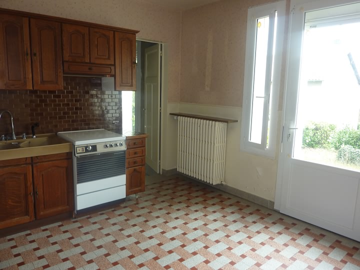 Maison en pierre de 4 chambres à vendre près de Liglet