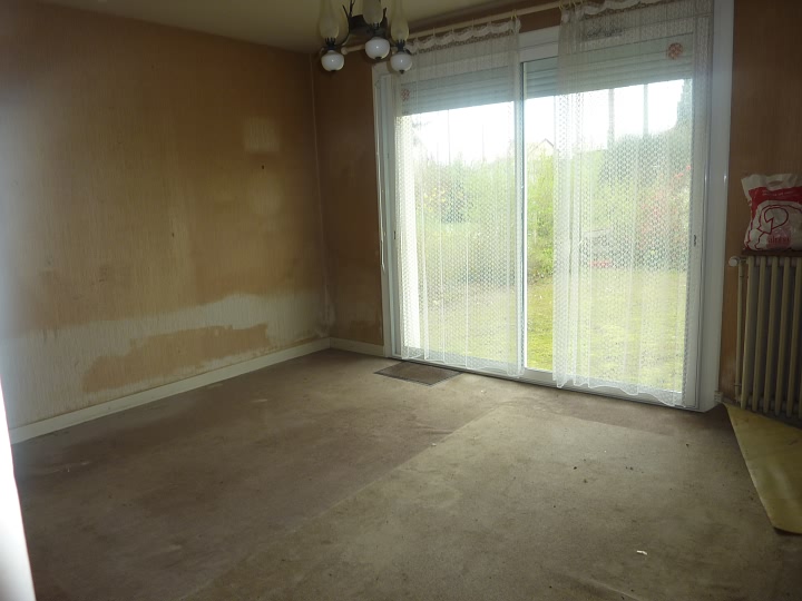 Maison en pierre de 4 chambres à vendre près de Liglet