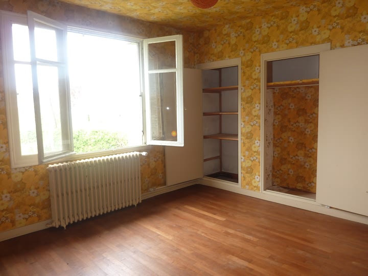Maison en pierre de 4 chambres à vendre près de Liglet