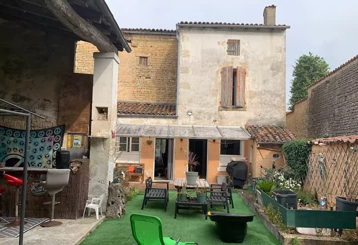3 bed stone house for sale near Paillé