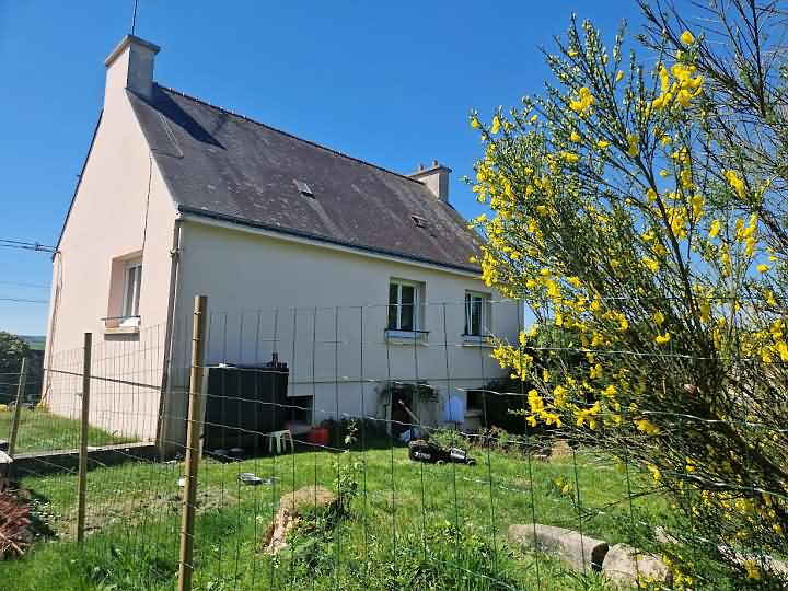 Maison en pierre de 3 chambres à vendre près de Le Sourn