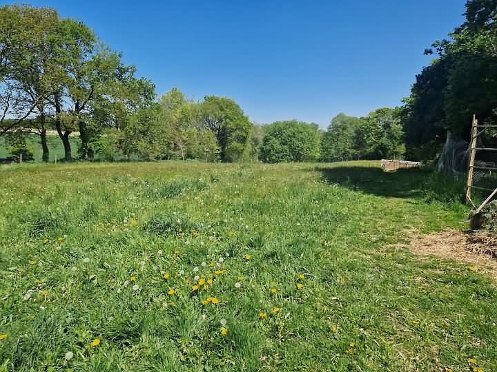 Maison en pierre de 3 chambres à vendre près de Le Sourn