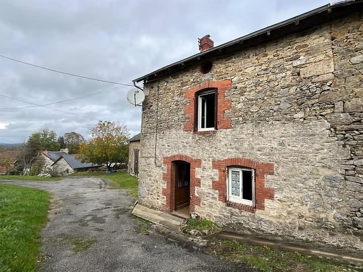2 bed stone farmhouse for sale near Bujaleuf