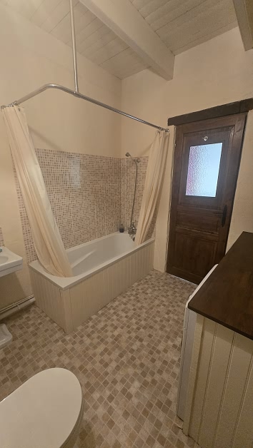3 bed stone house for sale near Keraden