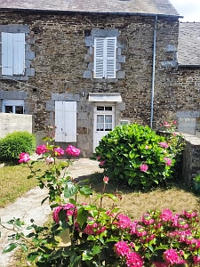 Stone house for sale near Clairet