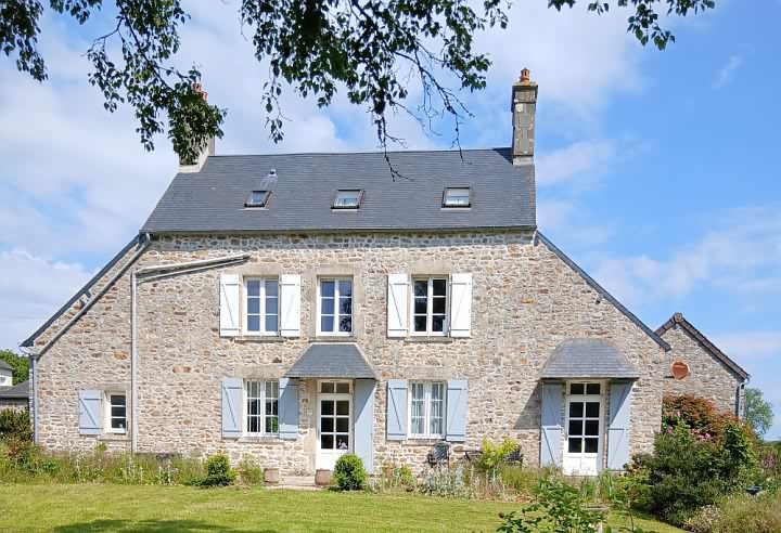 5 bed stone house for sale near Néhou
