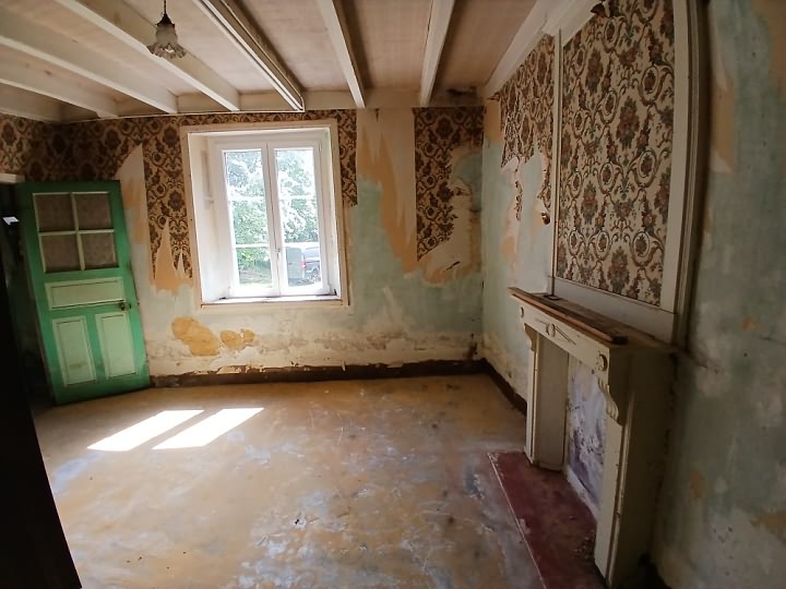 Stone house to renovate near Néhou