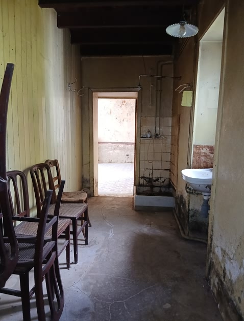 Stone house to renovate near Néhou