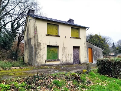 House to renovate near Kerurien