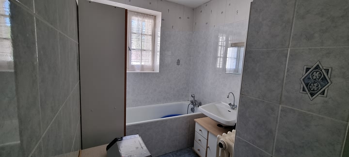 6 bed stone house for sale near Goulat