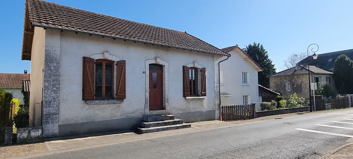 6 bed stone house for sale near Goulat