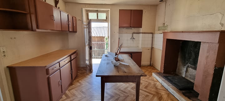 6 bed stone house for sale near Goulat