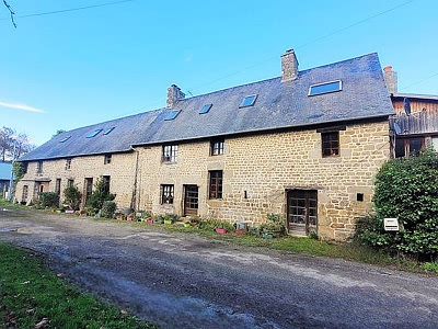 9 bed stone house for sale near Bion