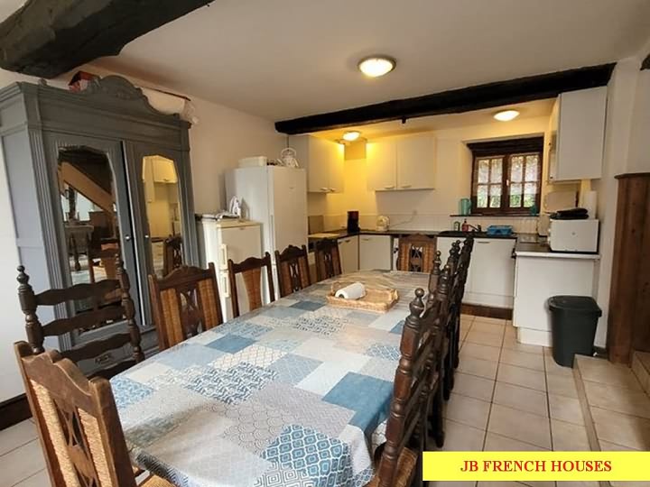 9 bed stone house for sale near Bion