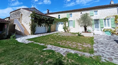 4 bed stone house for sale near Paillé