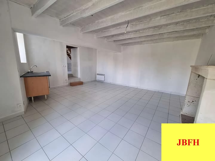 2 bed stone house for sale near Viennay