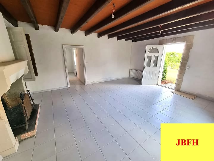 2 bed stone house for sale near Viennay