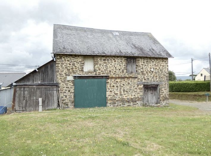 Stone barn to renovate near Lapenty