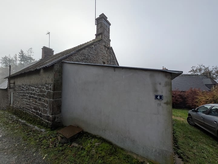 Stone house to renovate near BRITTANY CENTRE and BRITTANY CENTRE WEST