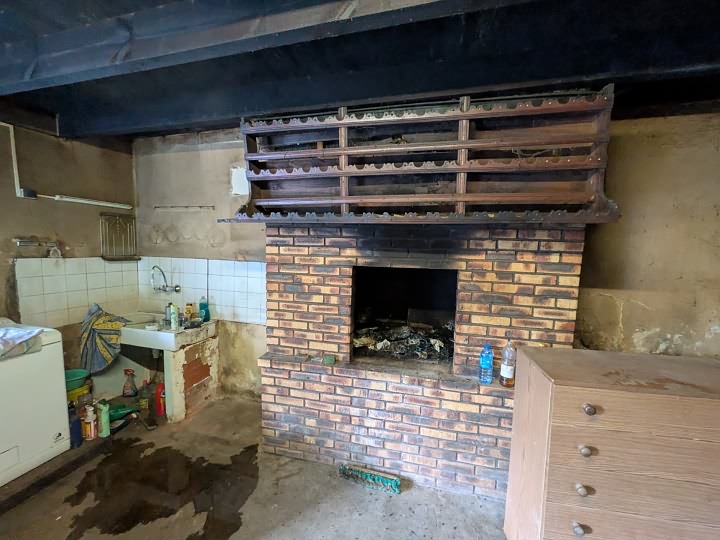 Stone house to renovate near BRITTANY CENTRE and BRITTANY CENTRE WEST
