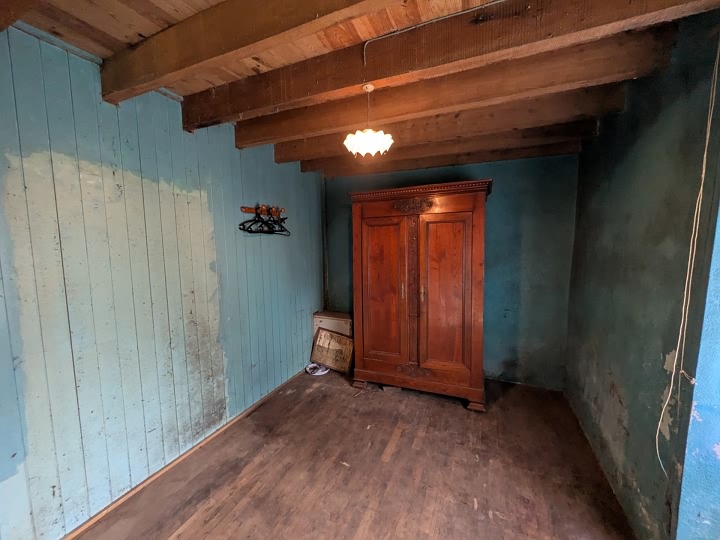 Stone house to renovate near BRITTANY CENTRE and BRITTANY CENTRE WEST