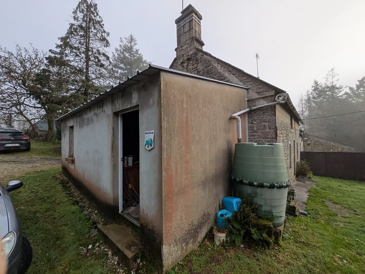 Stone house to renovate near BRITTANY CENTRE and BRITTANY CENTRE WEST