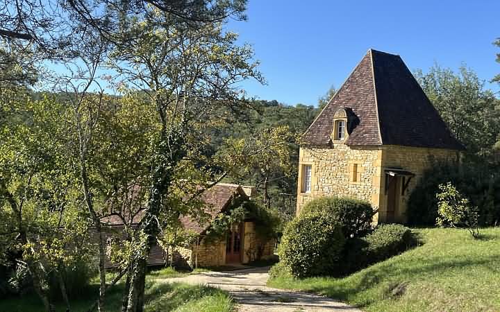 4 bed stone house for sale near Aubas