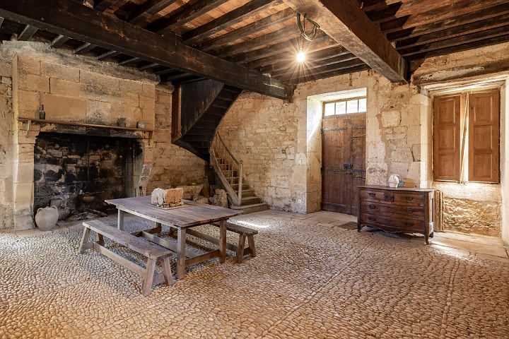 7 bed stone house for sale near Dordogne and Lot