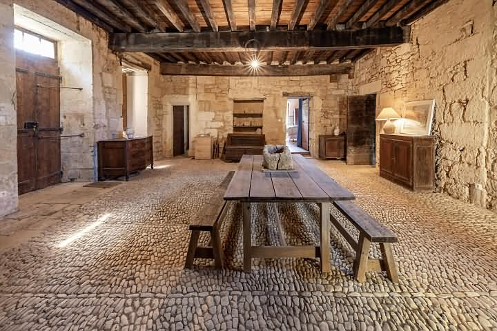 7 bed stone house for sale near Dordogne and Lot