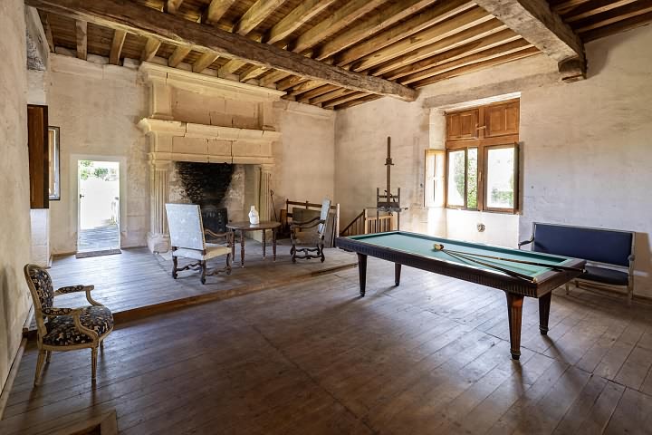 7 bed stone house for sale near Dordogne and Lot
