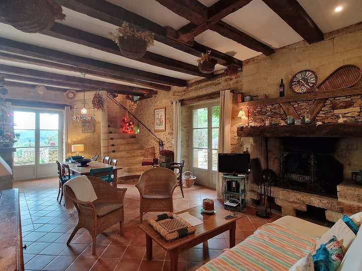 5 bed stone house for sale near Dordogne and Lot