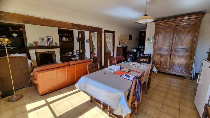6 bed stone house for sale near Goulat