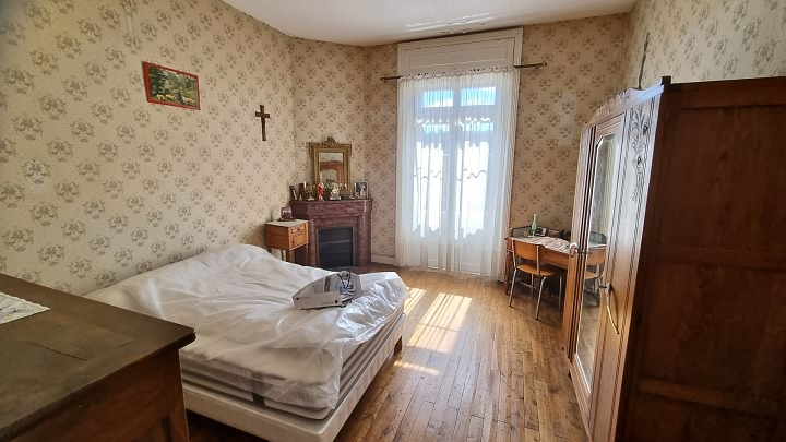 6 bed stone house for sale near Goulat