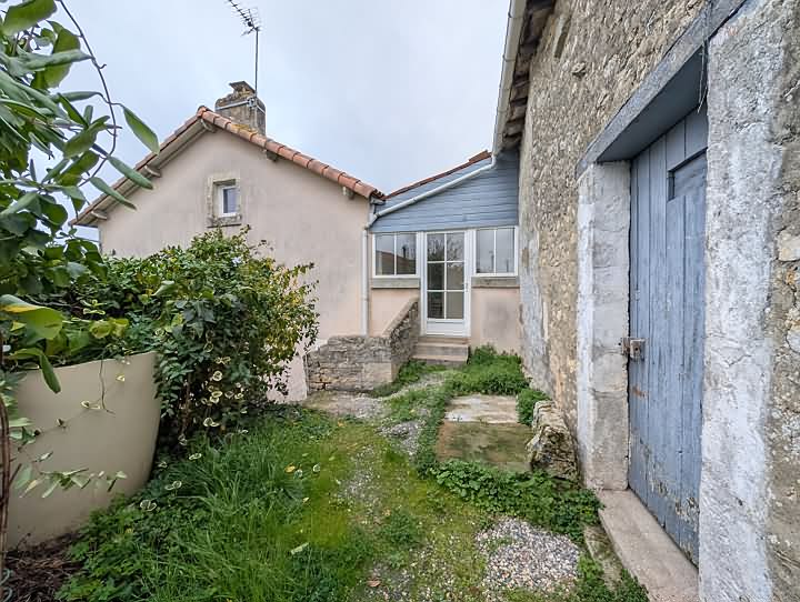 3 bed stone house for sale near Gentray