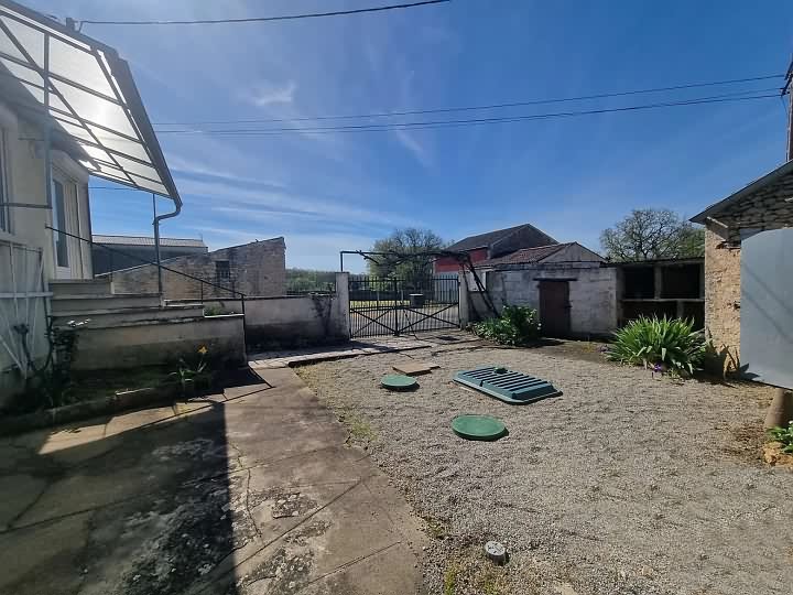 3 bed stone house for sale near Viennay