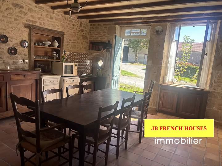 7 bed stone house for sale near Noth