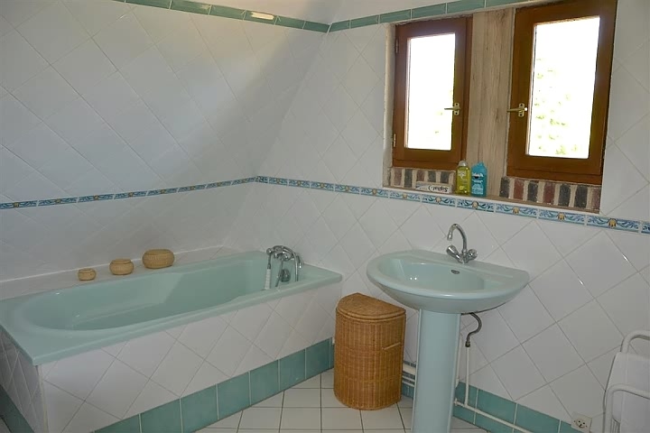 4 bed house for sale near Cisai Saint Aubin