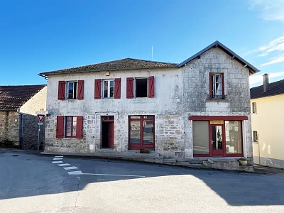 Stone house to renovate near Jartaud