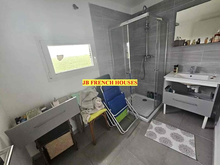 2 bed stone house for sale near Lanvellec