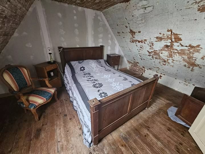 2 bed stone house for sale near Lanvellec