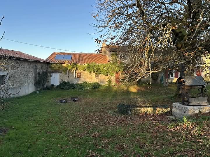 6 bed stone house for sale near Chez Vécant