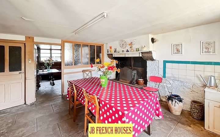 2 bed stone house for sale near Bujalenas
