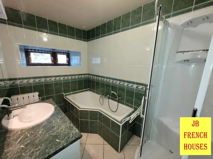 4 bed stone house for sale near Perrou