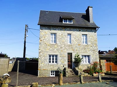3 bed stone house for sale near Vengeons