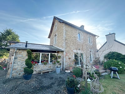 4 bed stone house for sale near Lanvellec