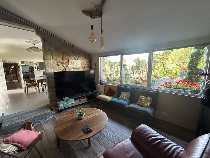 4 bed stone house for sale near Lanvellec