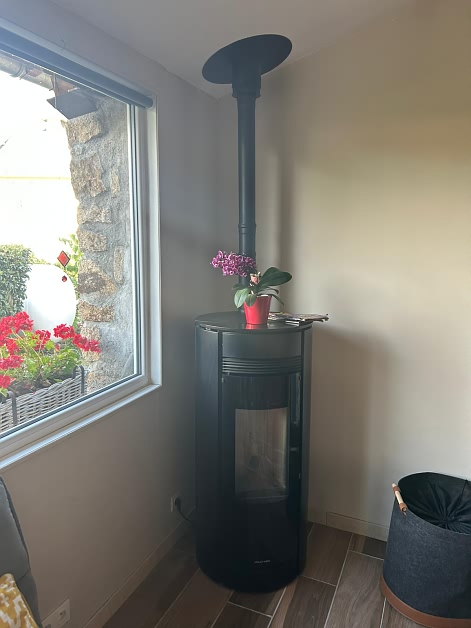 4 bed stone house for sale near Lanvellec