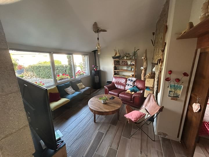 4 bed stone house for sale near Lanvellec