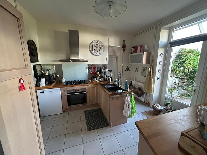 4 bed stone house for sale near Lanvellec